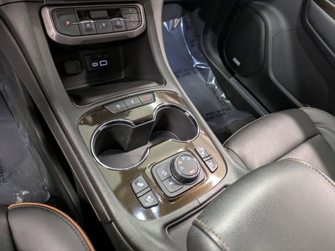 Used 2023 GMC Acadia AT4 w/ Technology Package image 13