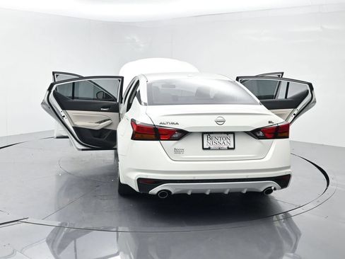 Used 2024 Nissan Altima 2.5 SL FWD image 27