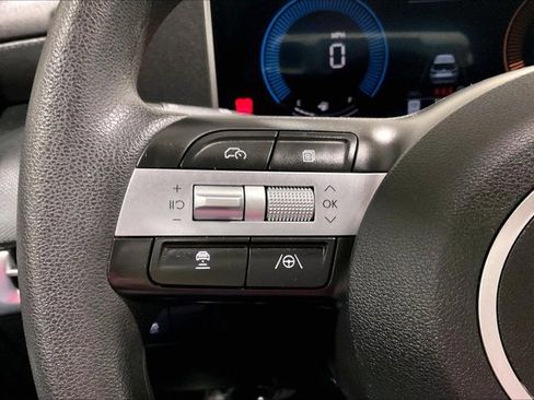 Used 2025 Hyundai Tucson SE image 18