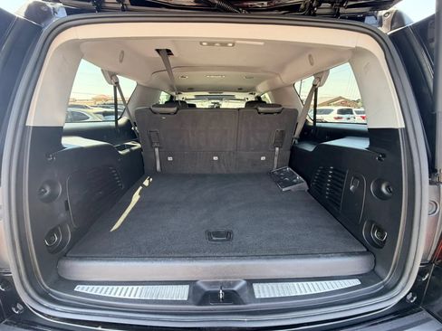 Used 2020 Chevrolet Suburban LT AWD/4WD image 28