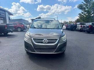 Used 2009 Volkswagen Routan SEL FWD video 3