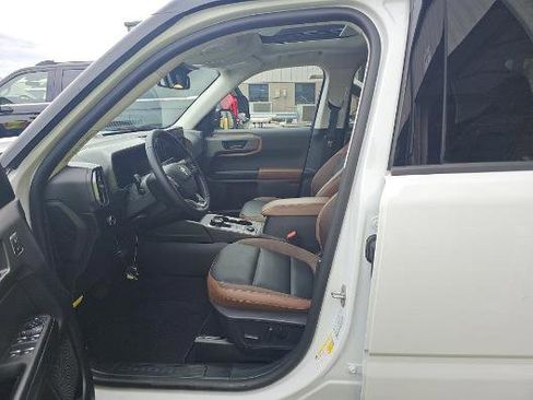 Used 2025 Ford Bronco Sport Outer Banks w/ Outer Banks Tech Package+ image 3