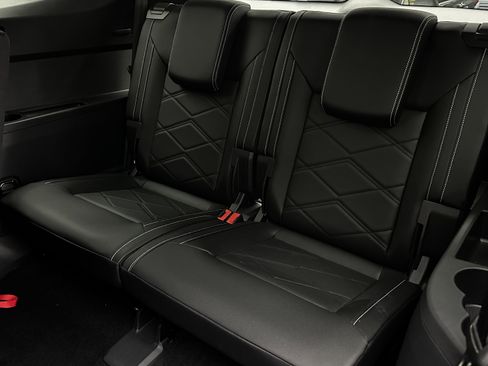 Used 2026 Volkswagen Atlas SE image 29