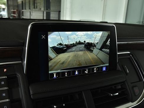 Used 2024 Chevrolet Suburban High Country AWD/4WD image 31