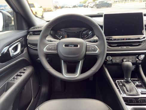 New 2026 Jeep Compass Latitude image 19