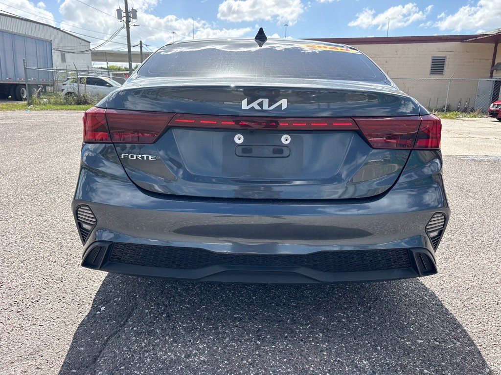 Used 2024 Kia Forte LXS w/ LXS Technology Package FWD image 4