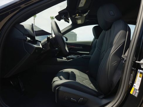 New 2027 BMW i5 eDrive40 w/ M Sport Package RWD image 9