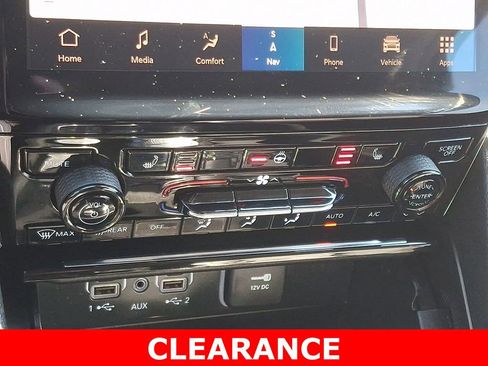 Used 2024 Jeep Grand Cherokee L Limited image 17