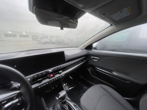 Used 2025 Kia K4 LXS image 35