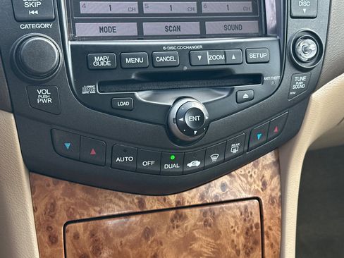 Used 2005 Honda Accord Hybrid Sedan image 19