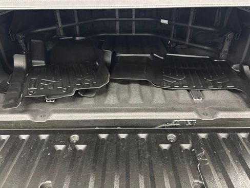 Used 2020 Nissan Frontier PRO-4X w/ Pro-4x Utility Package AWD/4WD image 13
