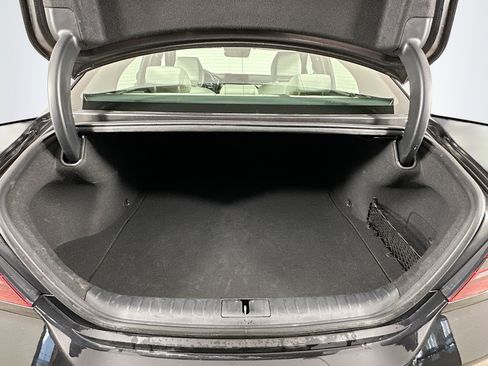 Used 2025 Genesis G70 2.5T image 28