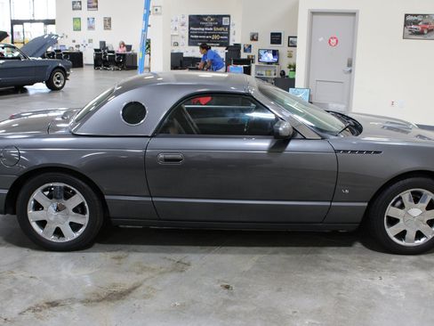 Used 2003 Ford Thunderbird RWD image 3