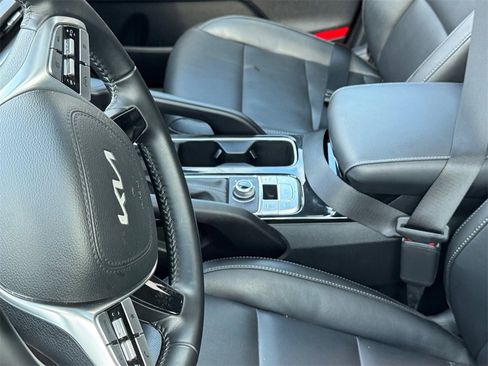 Used 2025 Kia Telluride S image 7