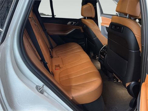 Used 2022 BMW X5 xDrive40i AWD/4WD image 35