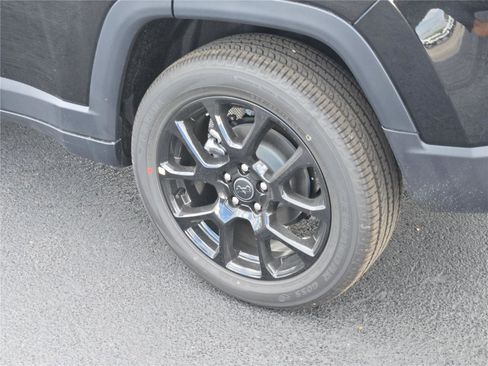 New 2026 Jeep Compass Latitude image 16