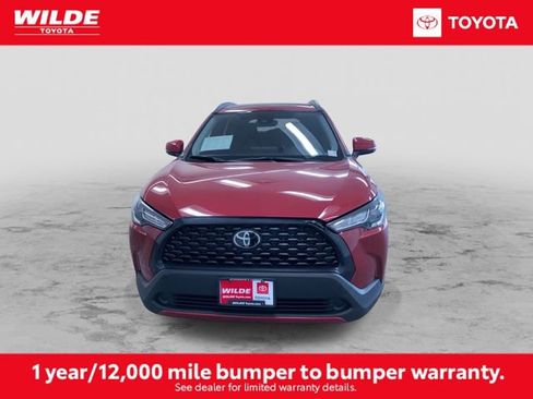 Certified 2022 Toyota Corolla Cross LE w/ Moonroof Package image 4