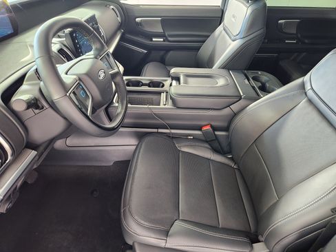 New 2025 Ford Expedition Platinum w/ Driver's Package image 10