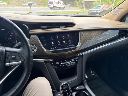 Used 2022 Cadillac XT6 Premium Luxury w/ Platinum Package AWD/4WD image 33