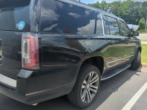 Used 2020 GMC Yukon XL SLT w/ Premium Edition RWD image 4