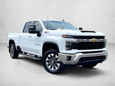Used 2024 Chevrolet Silverado 2500 LT AWD/4WD image 12