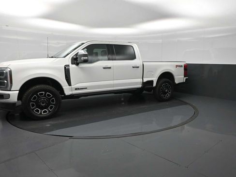 Used 2024 Ford F250 Platinum AWD/4WD image 4