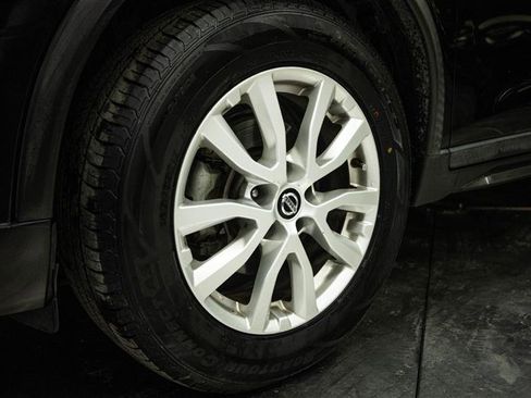 Used 2020 Nissan Rogue SV AWD/4WD image 3