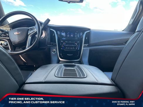 Used 2020 Cadillac Escalade ESV Platinum AWD/4WD image 16
