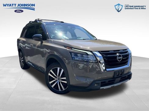 Used 2023 Nissan Pathfinder Platinum AWD/4WD image 1