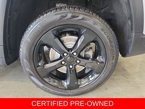 Used 2025 Jeep Grand Cherokee L Limited w/ Luxury Tech Group II AWD/4WD image 35