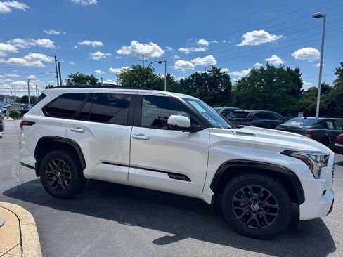 Certified 2024 Toyota Sequoia Platinum AWD/4WD image 6
