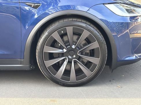 Used 2022 Tesla Model X Plaid image 39