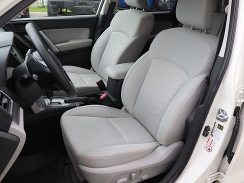 Used 2016 Subaru Forester 2.5i Premium w/ All-Weather Package AWD/4WD image 4