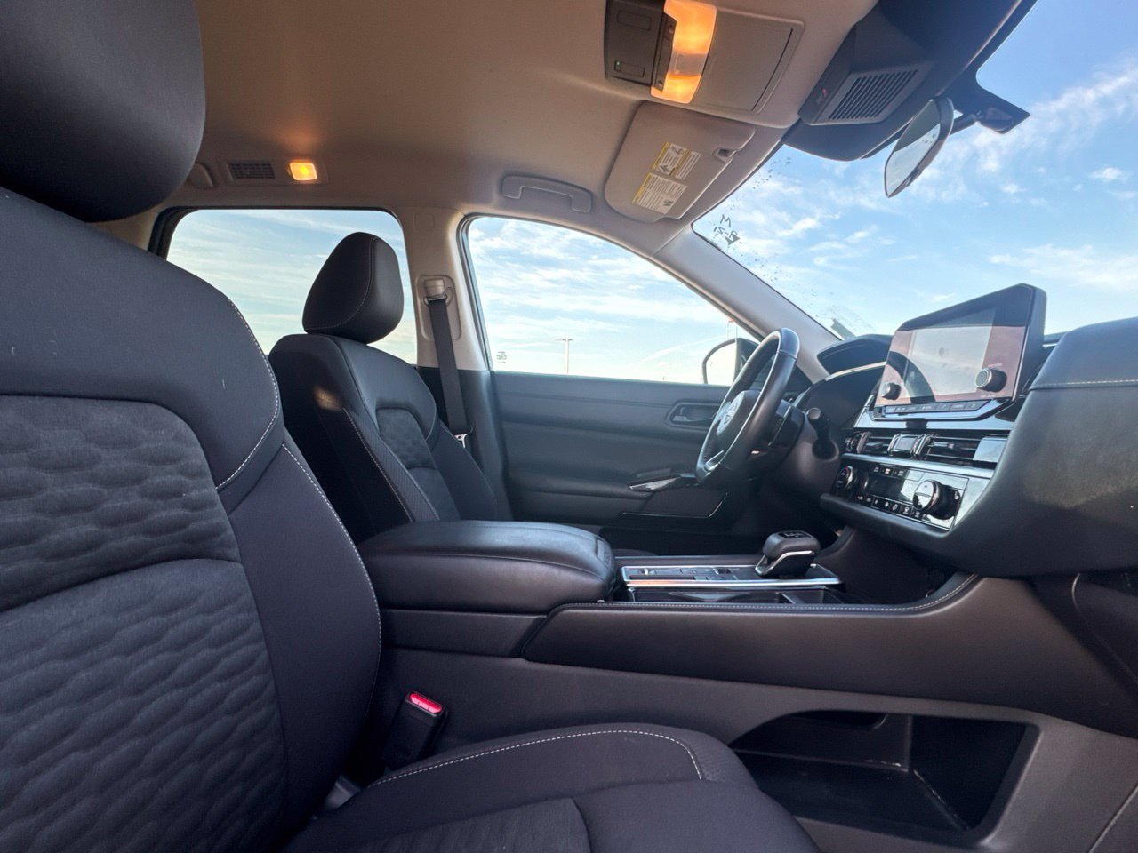 Certified 2024 Nissan Pathfinder SV FWD image 32