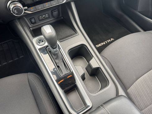 Used 2025 Nissan Sentra SV FWD image 39