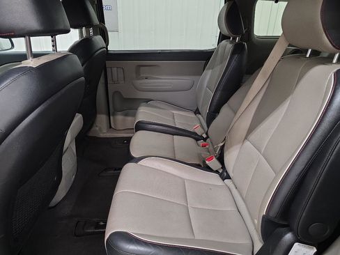 Used 2019 Kia Sedona EX image 23