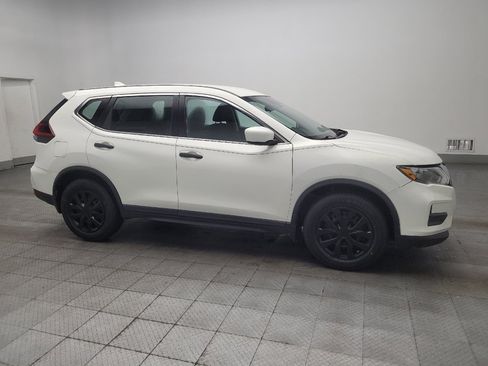 Used 2020 Nissan Rogue S FWD image 11