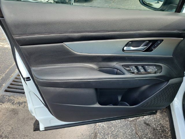Used 2025 Nissan Murano SL AWD/4WD image 16