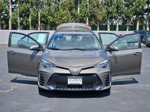 Used 2017 Toyota Corolla SE w/ Carpet Mat Package (TMS) FWD image 32