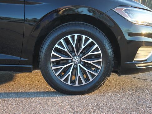 Used 2019 Volkswagen Jetta SE image 4