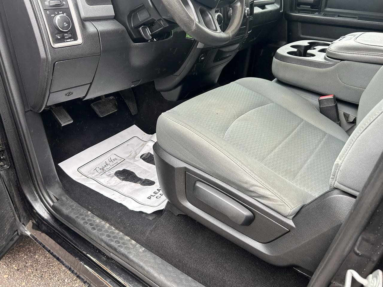 Used 2018 RAM 1500 Express w/ Express Value Package AWD/4WD image 10