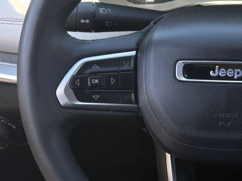 Used 2025 Jeep Compass Limited AWD/4WD image 15