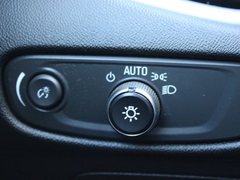 Used 2022 Chevrolet Malibu LT image 22