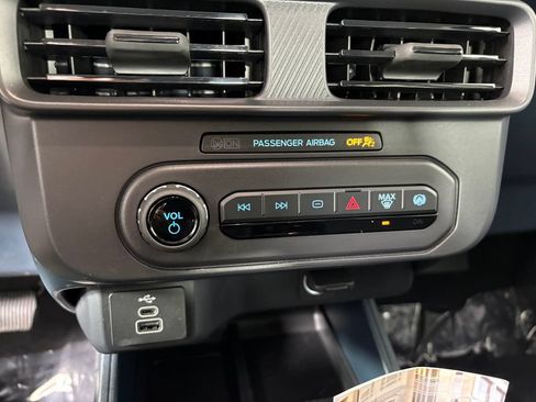 Certified 2026 Ford Maverick XL AWD/4WD image 19