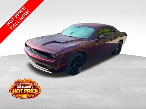 Used 2018 Dodge Challenger SXT w/ Blacktop Package RWD image 1