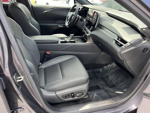 Used 2025 Lexus RX 350 Premium FWD image 13