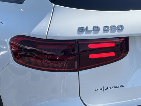 Used 2024 Mercedes-Benz GLB 250 image 10