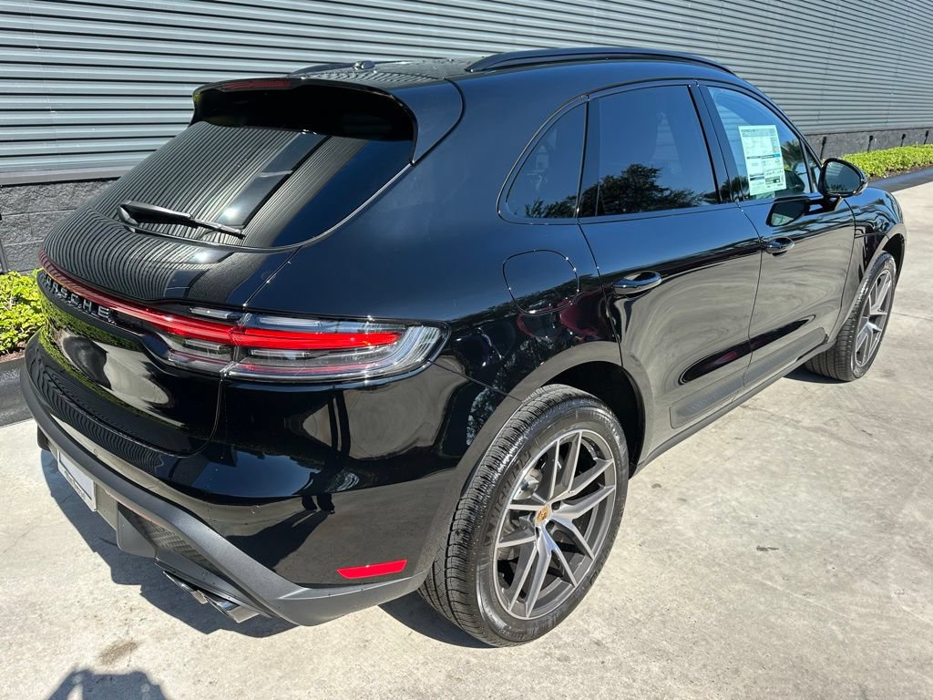 Certified 2026 Porsche Macan AWD/4WD image 9