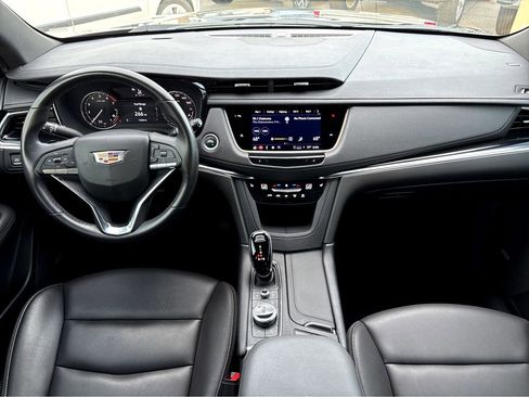 Certified 2024 Cadillac XT6 Luxury image 4