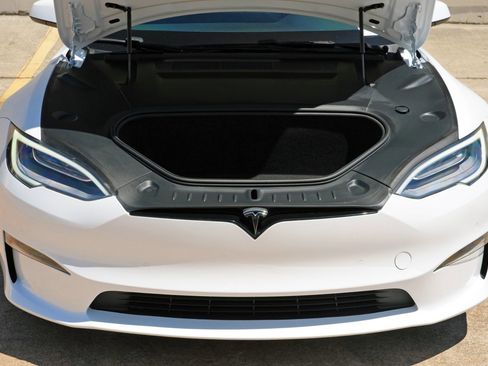 Used 2021 Tesla Model S Plaid image 8